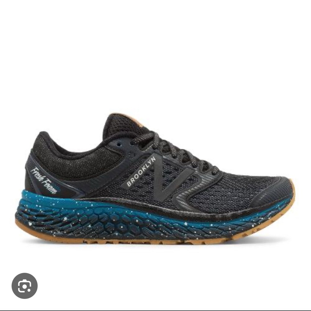 New Balance Women's Athletic Shoes - Black and Blue